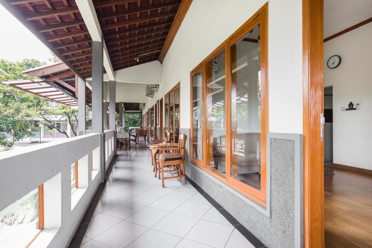 Reddoorz Plus @ Purwodadi Pasuruan Exterior photo